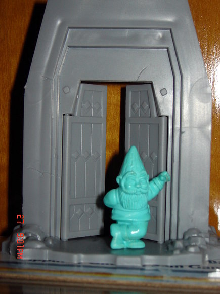 Gnomo at the gates