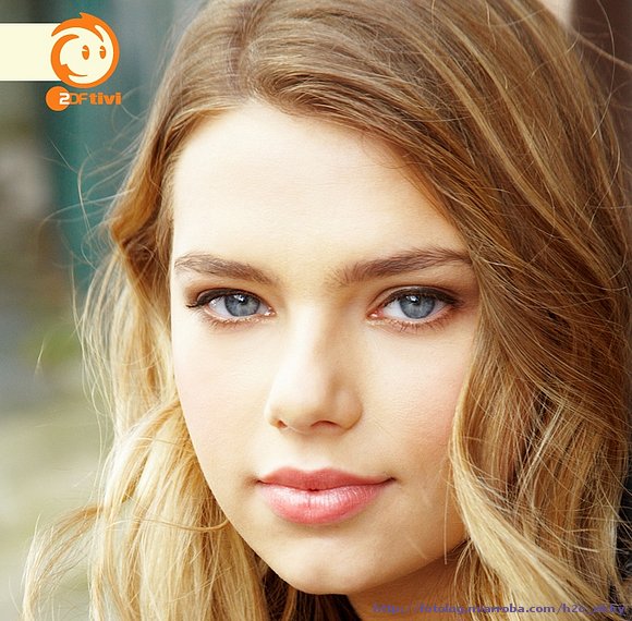 Indiana Evans (Bella)