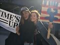 Phoebe Tonkin &amp; Zoey D en el Women&#039;s March LA 2018