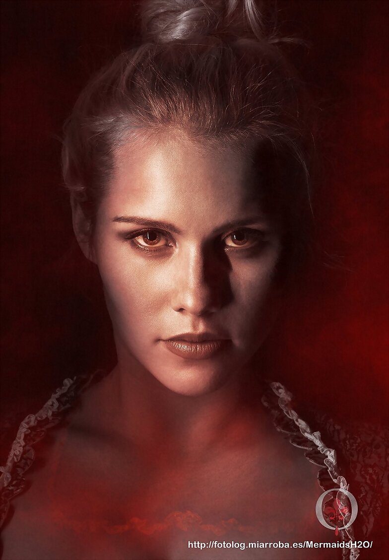 Poster- Claire Holt como Rebekah en The Originals