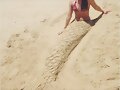 Cleo Massey en la playa al estilo H2O