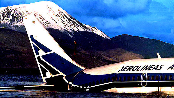 Aerolíneas Argentinas al agua, en Ushuaia,
