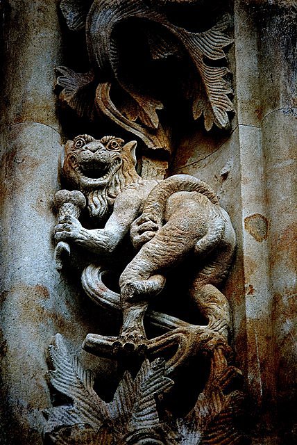 Dragones en la catedral