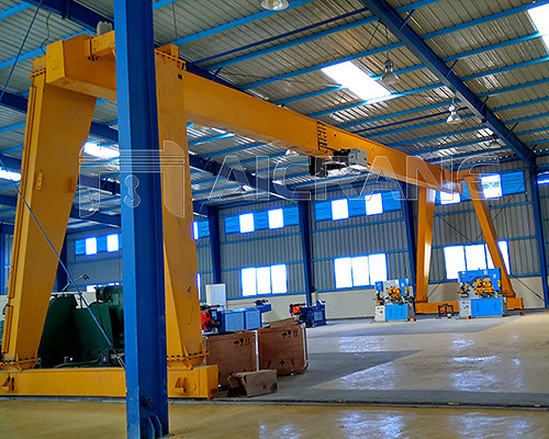 Top Reasons To Invest In A Warehouse Gantry Crane