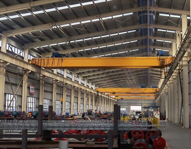Working Process of Overhead Cranes in Warehouse