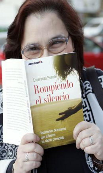 Esperanza Puente presenta Rompiendo el silencio