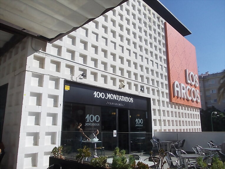 Centro Comercial Los Arcos II