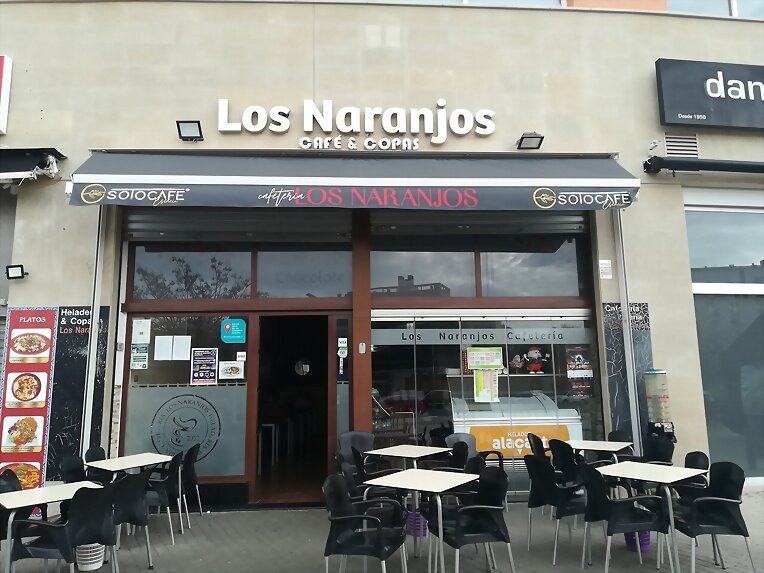 Almuerzo en Sevilla Este III