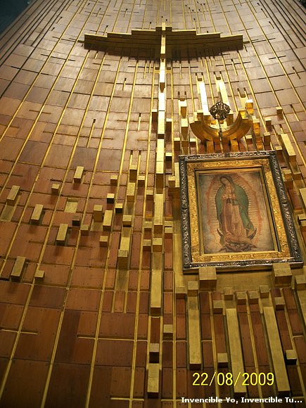 Cruz en la basilica de Guadalupe