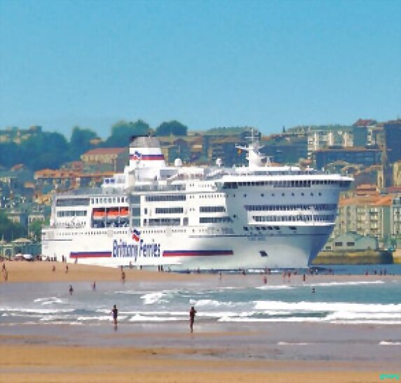 Imagen de el ferry saliendo de Santander
