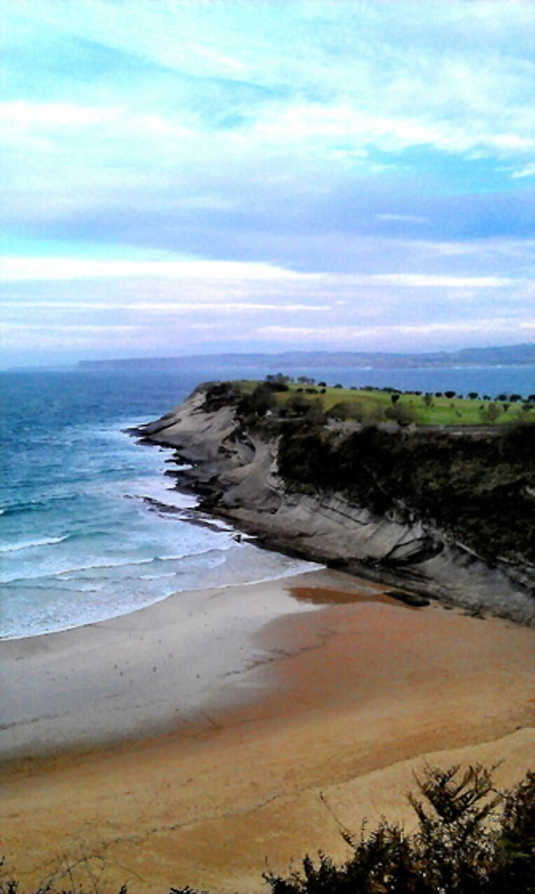 Playa de mataleñas.  Santander