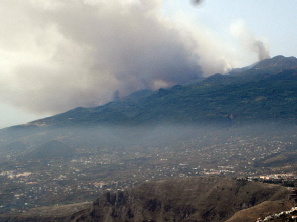 FUEGO EN LA ISLA DE LA PALMA,CANARIAS