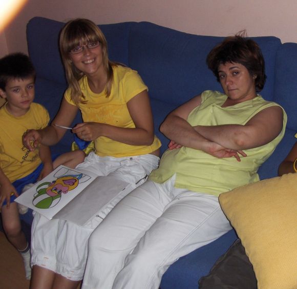 En casa con mi hermana pequeña y mi niño.Jul 2006