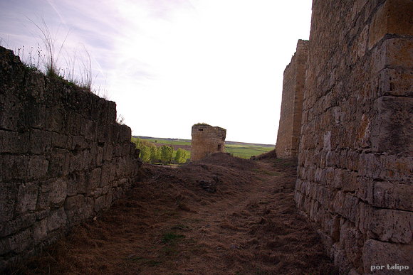 El doble amurallamiento del castillo de Trigueros