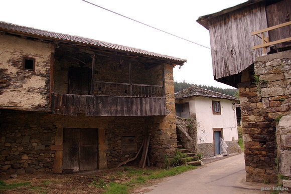 Casas en Naraval (Asturias)