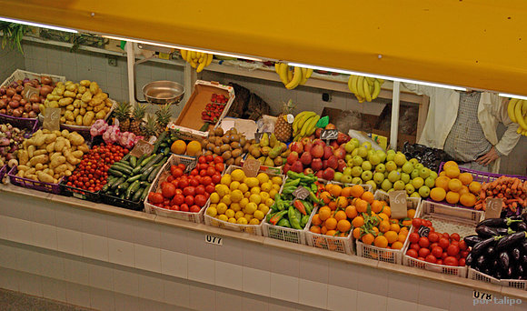 Puestos de fruta en el Mercado de Melilla