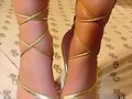 Los hermosos pies femeninos