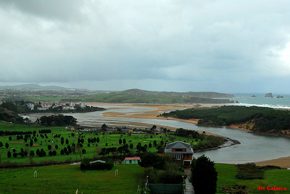 RIA DE MOGRO . CANTABRIA