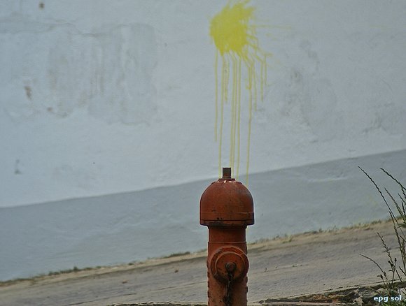 agua que pinta amarillo...