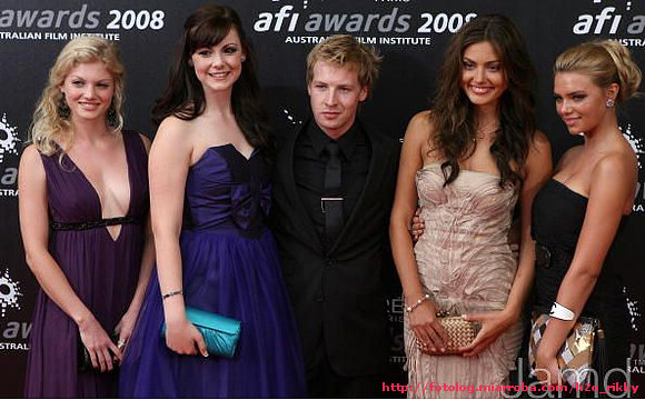 Cariba, Brittany, Angust, Phoebe y Indiana