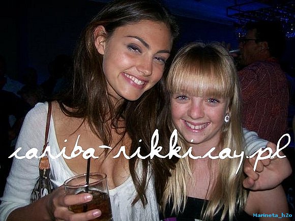 H2O - Phoebe Tonkin & Cleo Massey