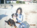 esta soy yo marina con mi gran cachorro