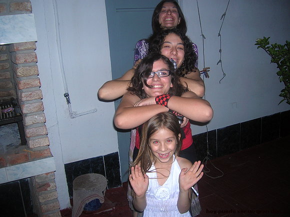 MIS TRES HIJAS Y MI NIETITA