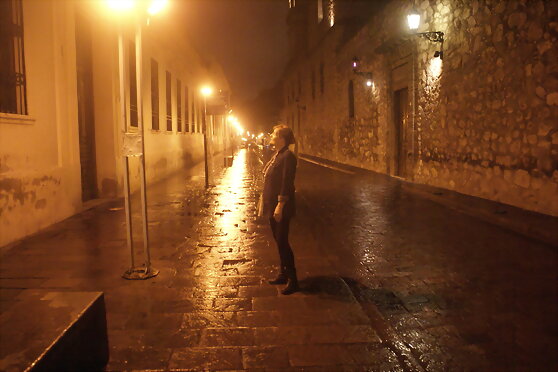 Bajo la lluvia en mi vieja Córdoba sin luna