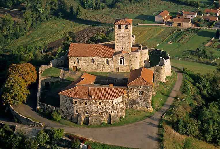 castillo y iglesia de Montverdun