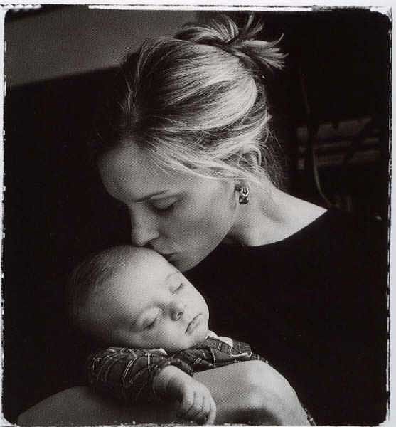 FELIZ DIA A TODAS MADRES