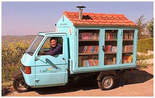 JUBILADO CON BIBLIOTECA