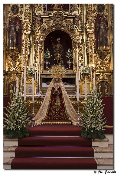Altar del Besamanos en San Roque Arahal 15 Agosto