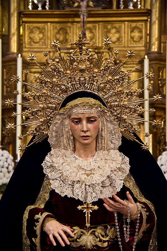 La Virgen de las Penas de San Andrés en Besamanos