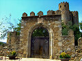 puerta de entrada  al castillo