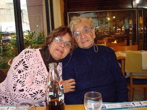 http://loly-amorlacajadetony.ning.com/