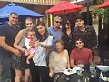 Phoebe Tonkin y novio Paul Wesley con su familia