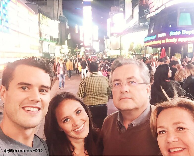 Allie Bertram con su familia en Nueva York