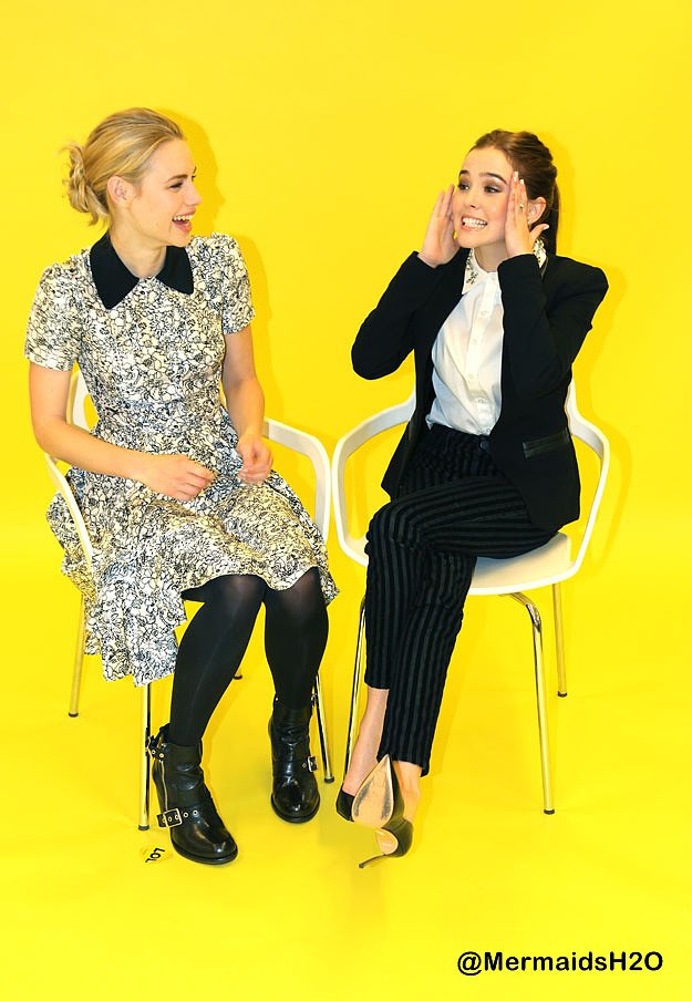 Lucy Fry y Zoey Deutch - Buzzfeed 2014