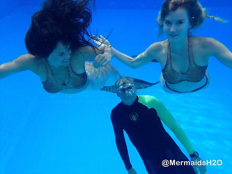 Allie Bertram & Isabel Durant BTS Mako Mermaids S3