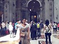Allie Bertram en St. Peter&#039;s Basilica, Italy