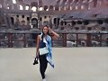 Allie Bertram en Colosseum, Rome, Italy