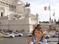 Allie Bertram en Rome, Italy