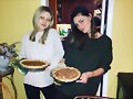 Phoebe Tonkin y su hermana en Thanksgiving 2016