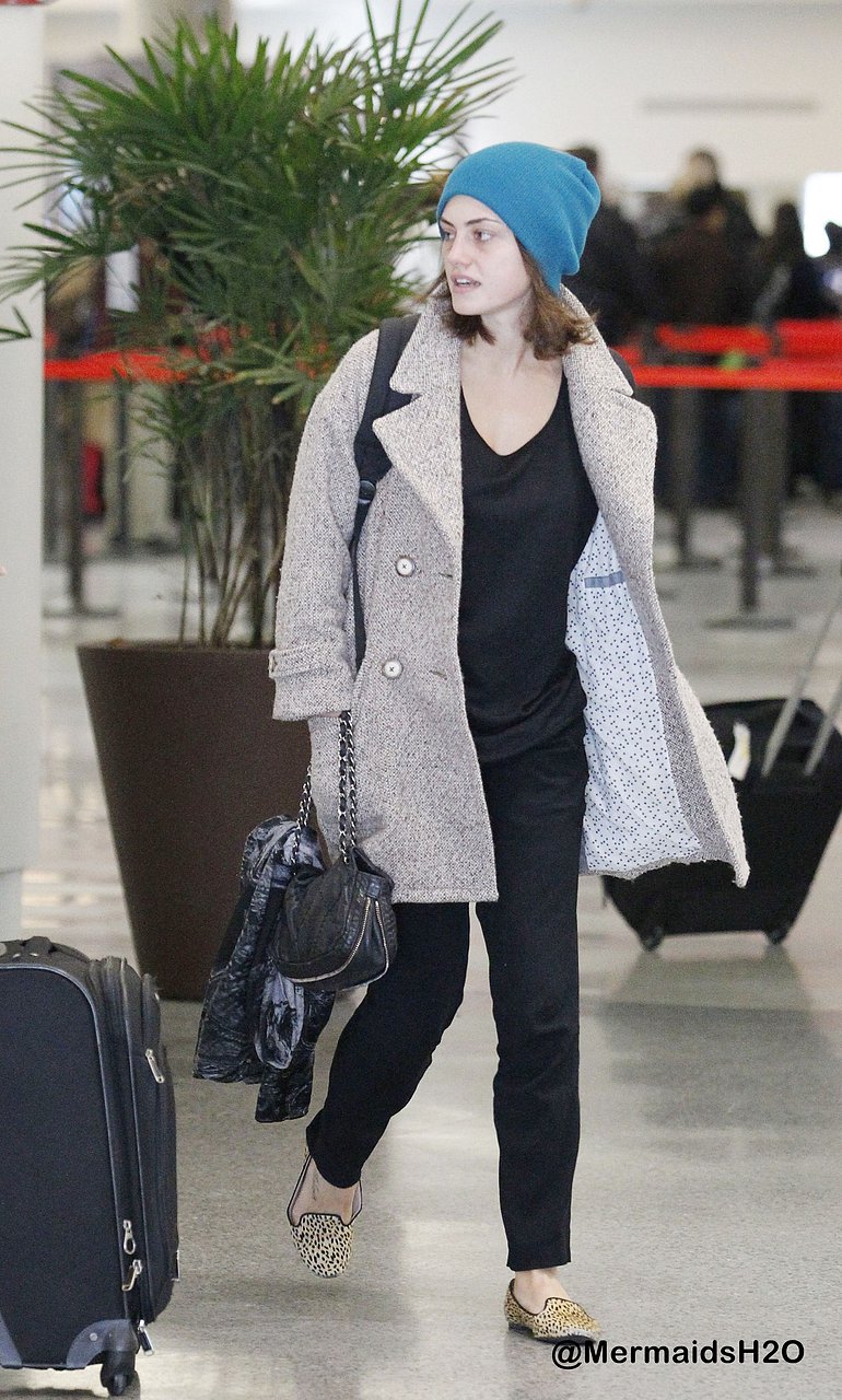Phoebe Tonkin arrive in New Orleans (March 2013)