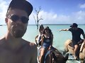 Luke Mitchell &amp; Rebecca Breeds en Las Bahamas 2016