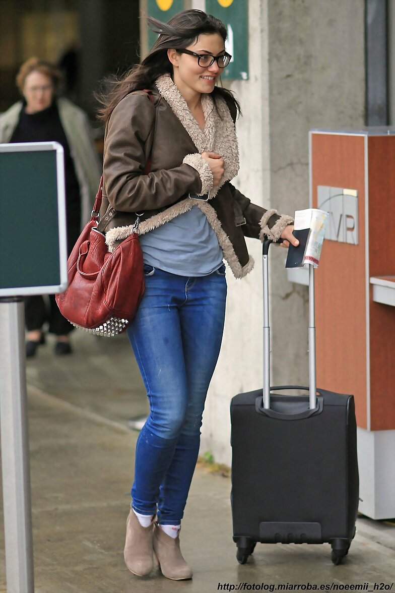 Phoebe Arrives back in Vancouver, BC (Nov 16,2011)