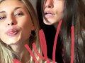Phoebe Tonkin con su hermana Abby Tonkin