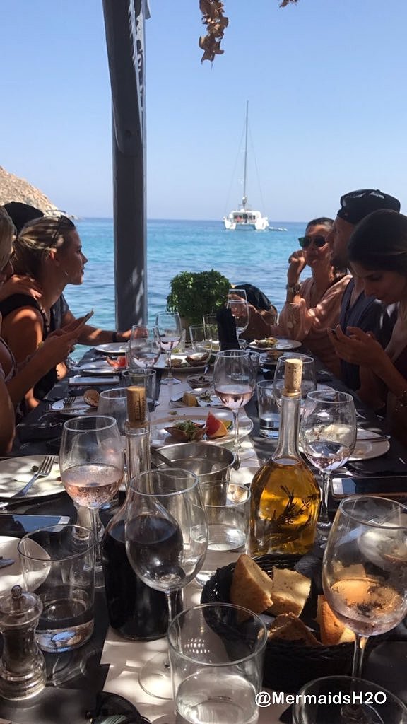 Claire Holt de vacaciones en Grecia. / July 2017