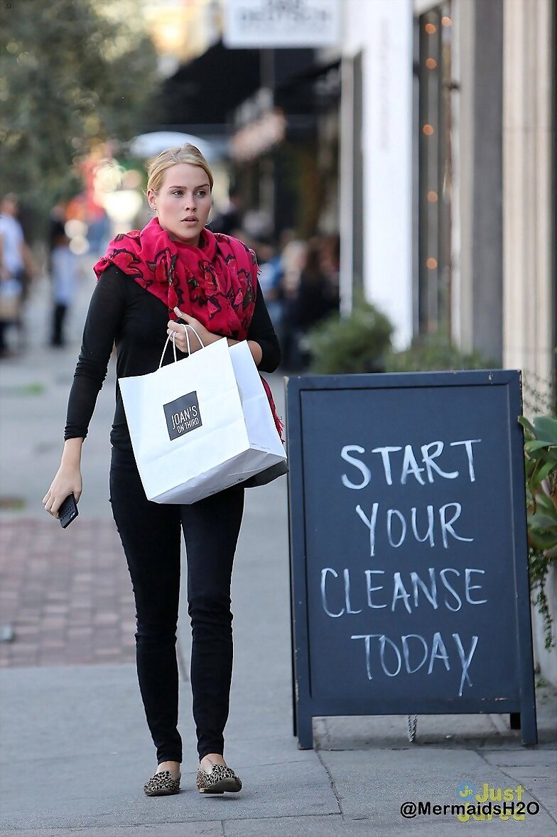 Claire Holt Grabbing Lunch at 'Joan’s,Feb 12, 2014