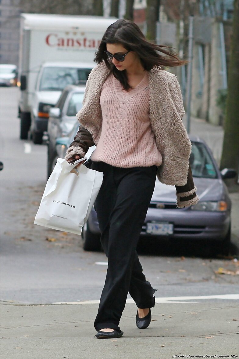Phoebe Tonkin - Walks home in downtown Vancouver